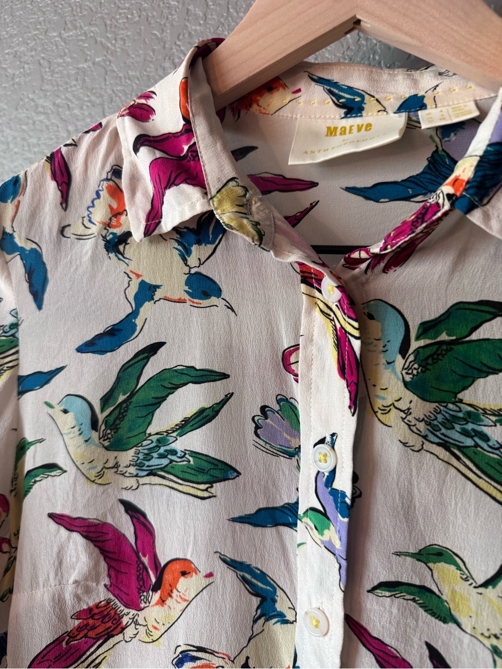 Maeve Anthropologie 100% Silk Hummingbird Print Button Down Blouse 0 - Picture 7 of 13